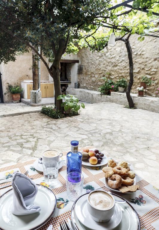La Casa Del Tio Venancio Guest House Caracenilla ห้อง รูปภาพ