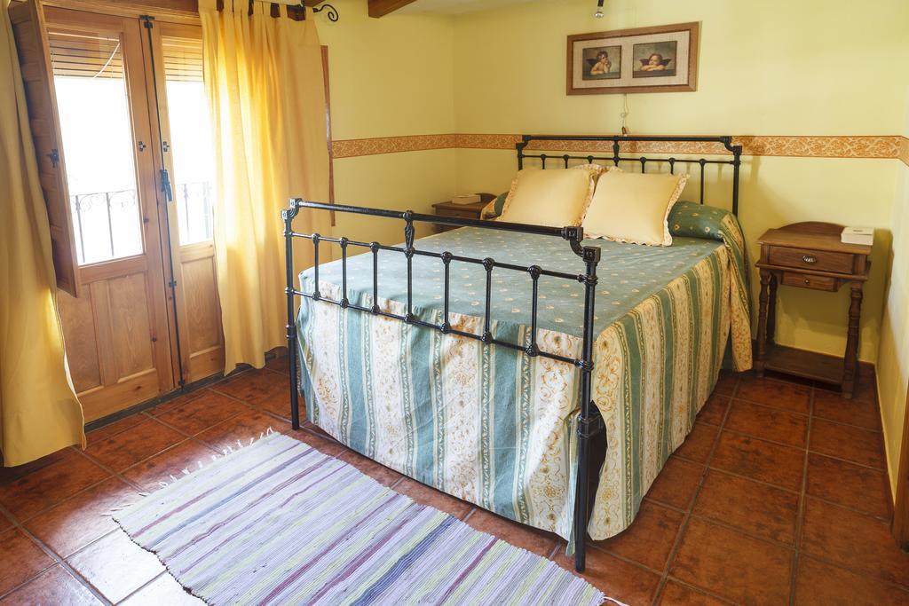 La Casa Del Tio Venancio Guest House Caracenilla ห้อง รูปภาพ