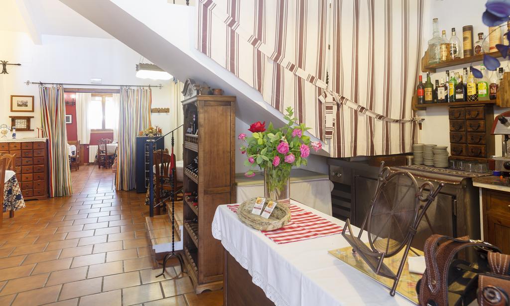 La Casa Del Tio Venancio Guest House Caracenilla ภายนอก รูปภาพ