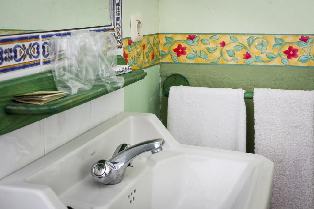 La Casa Del Tio Venancio Guest House Caracenilla ห้อง รูปภาพ