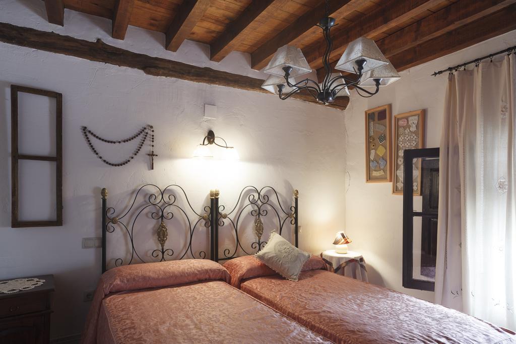 La Casa Del Tio Venancio Guest House Caracenilla ภายนอก รูปภาพ